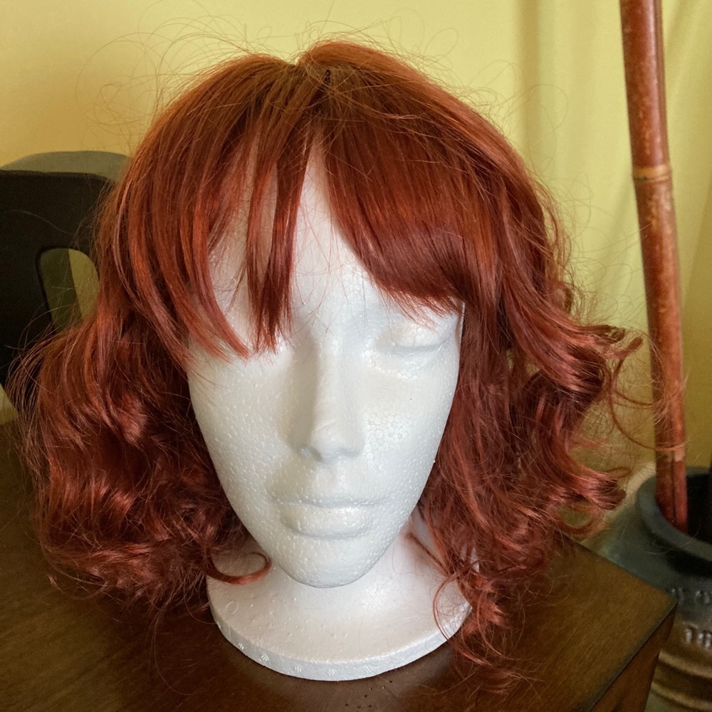Shirt curly red wig